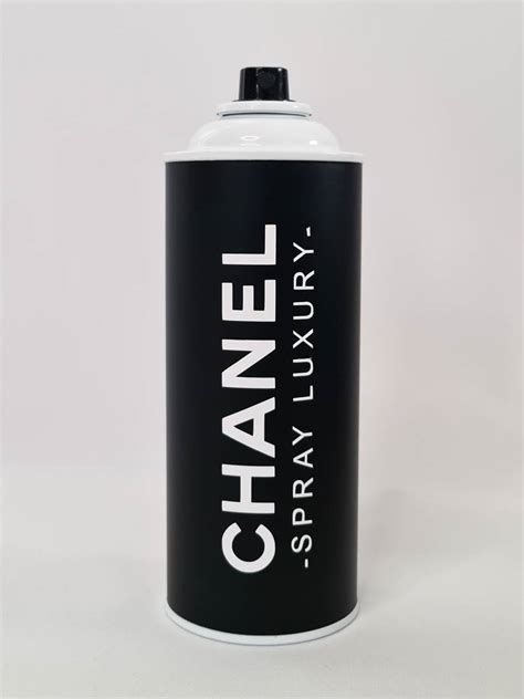 Bombe de peinture Chanel 